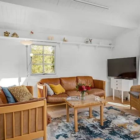 Evi - 500m From The Sea By Interhome